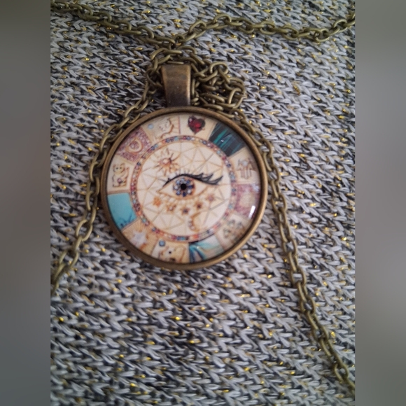 Mystic Eye Amulet Necklace - Protection & Light - Picture 4 of 5